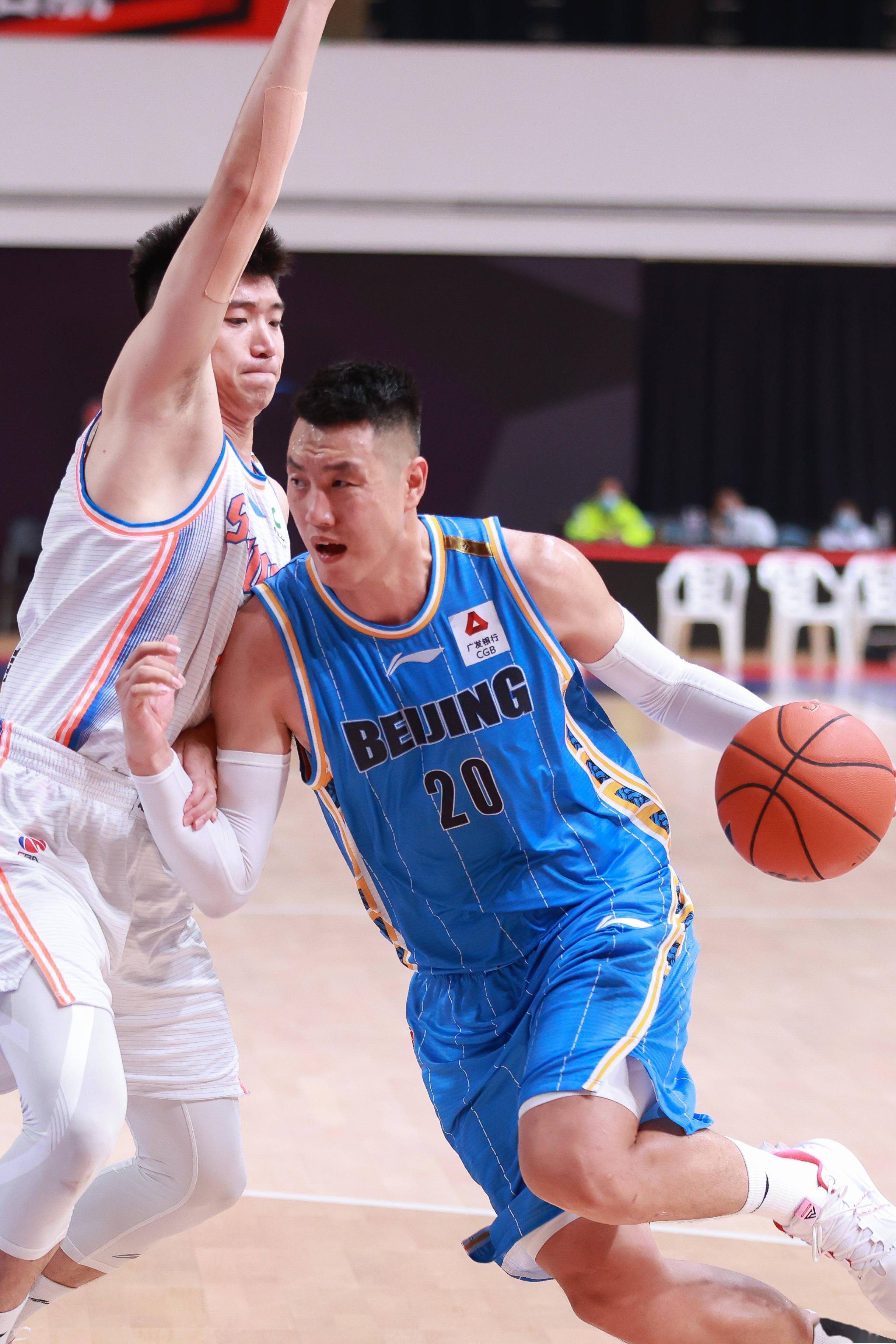 心前锋李明 心前锋李明