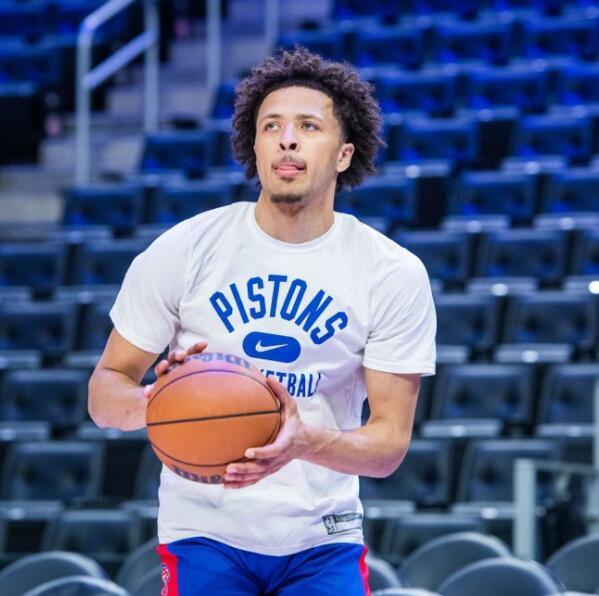 而在中锋位 而在中锋位